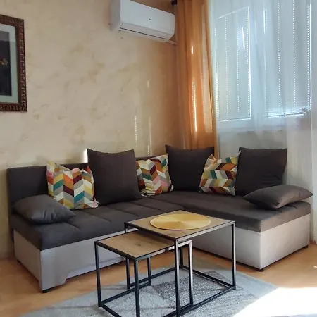 Sara Apartment *